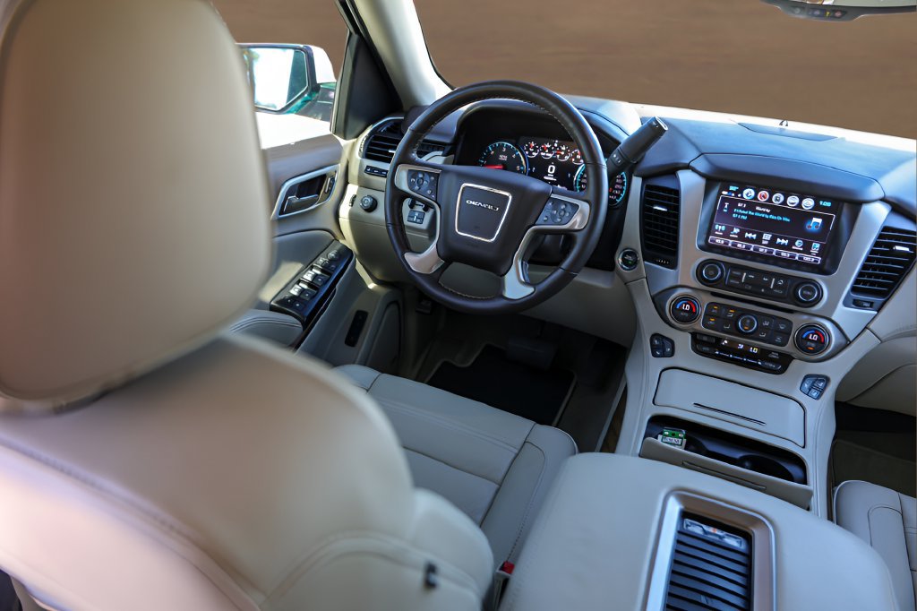 Used 2019 GMC Yukon Denali w/ Open Road Package RWD image 26