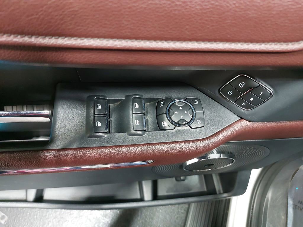 Used 2024 Ford Expedition Limited image 31