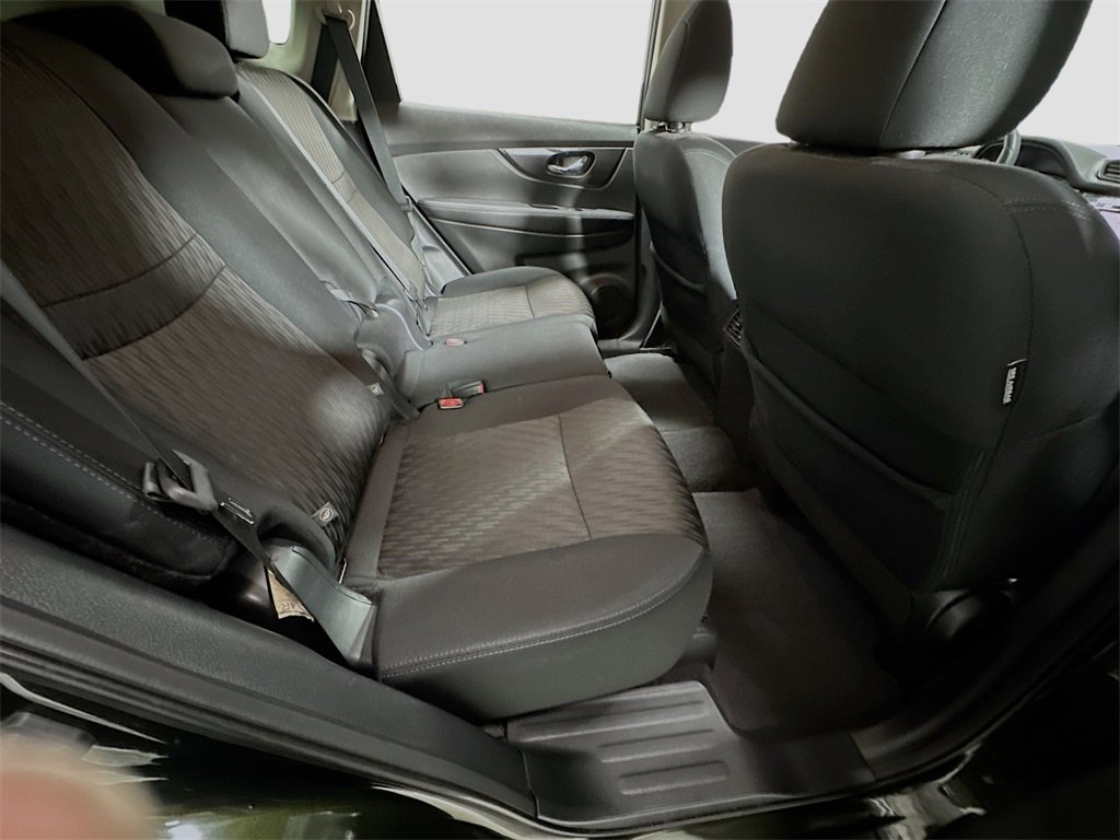 Used 2019 Nissan Rogue SV w/ Premium Package image 28