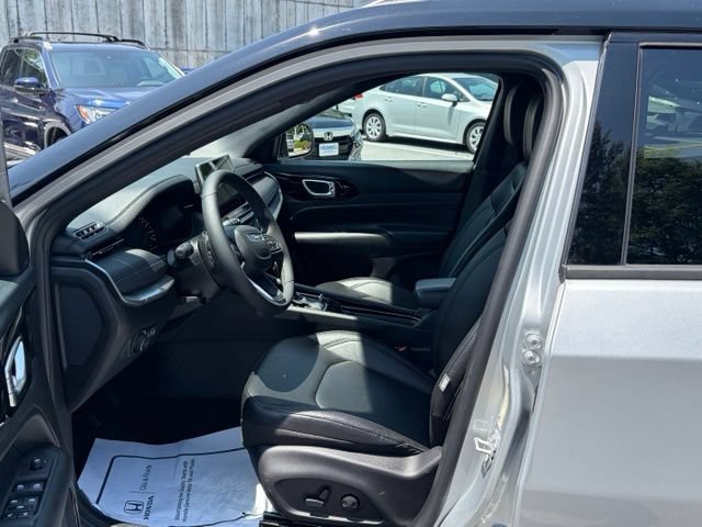 Used 2026 Jeep Compass Limited AWD/4WD image 14