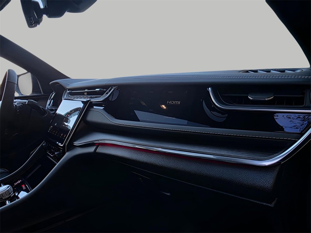 Used 2024 Jeep Grand Cherokee Overland w/ Luxury Tech Group IV image 17