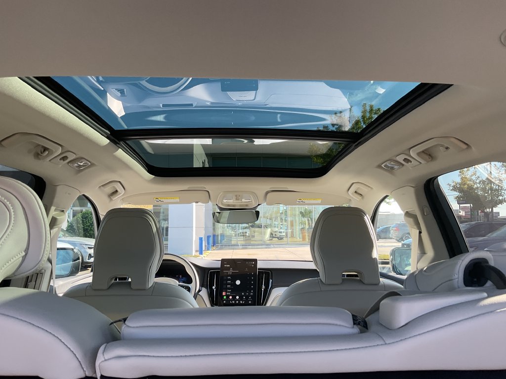 New 2027 Volvo XC60 T8 Ultra AWD/4WD image 25