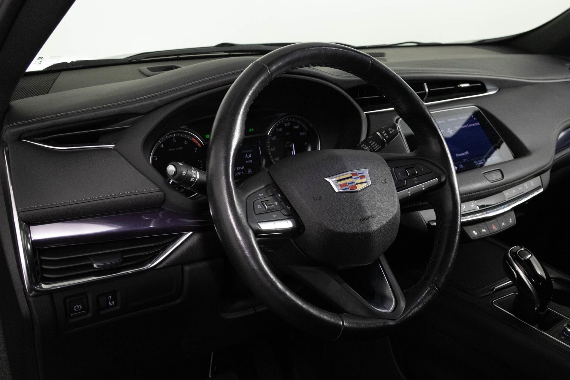 Used 2023 Cadillac XT4 Luxury w/ Cold Weather Package image 33