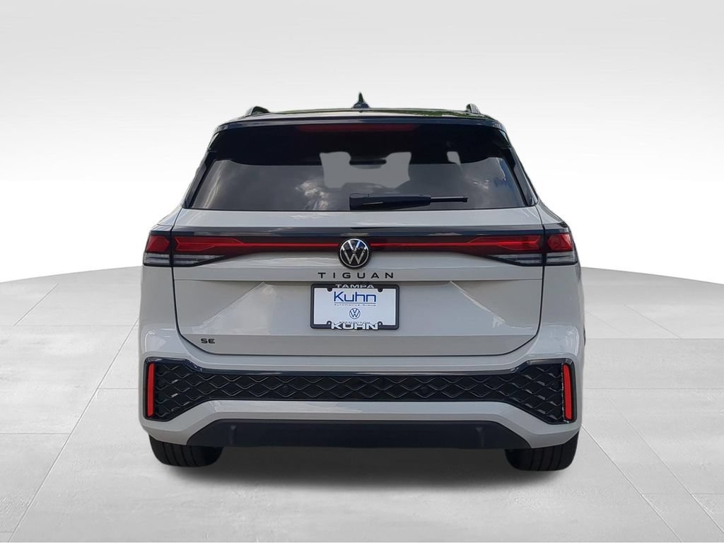 New 2026 Volkswagen Tiguan SE R-Line FWD image 4