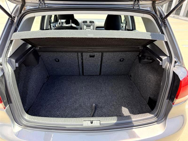 Used 2010 Volkswagen Golf 4-Door image 18