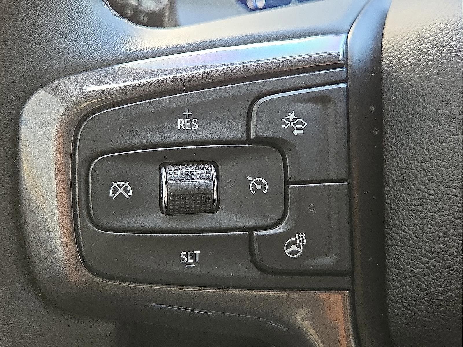 Used 2025 Chevrolet Silverado 1500 ZR2 w/ Technology Package AWD/4WD image 17