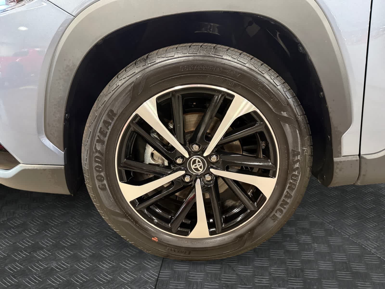Used 2025 Toyota Corolla Cross AWD Hybrid image 15