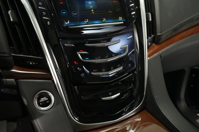 Used 2020 Cadillac Escalade ESV Luxury w/ Escalade Sport Edition AWD/4WD image 40