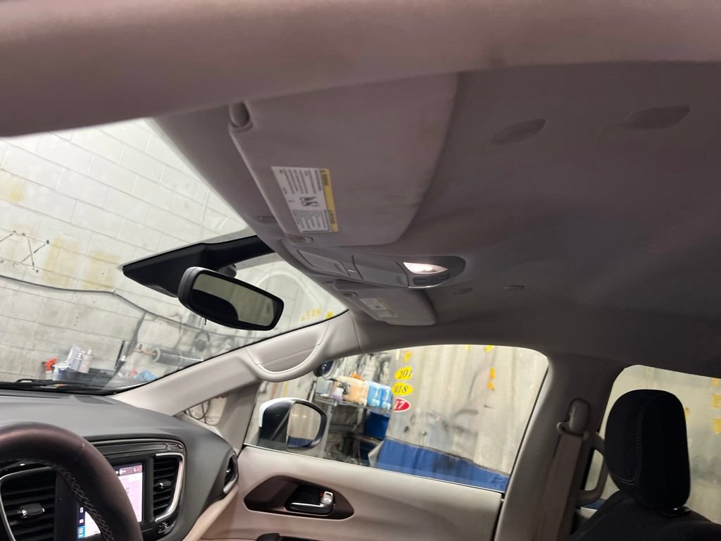 Used 2023 Chrysler Voyager LX FWD image 20