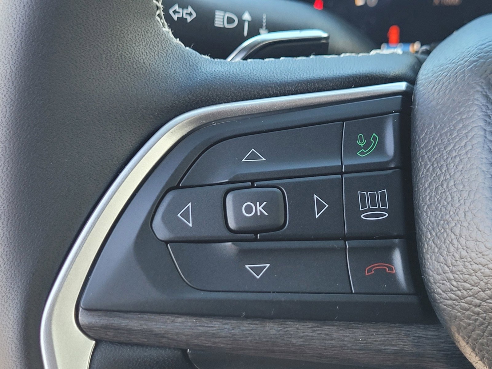 New 2025 Jeep Grand Cherokee Limited image 21