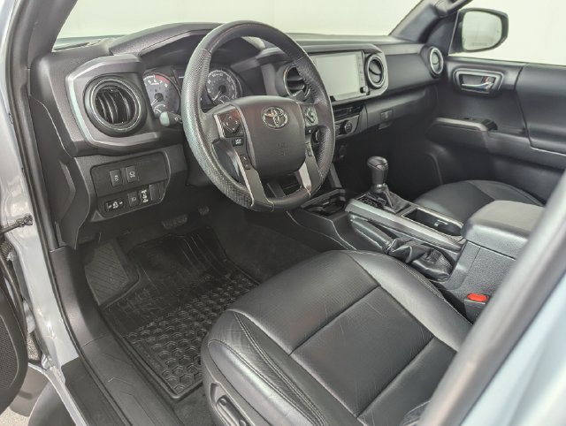 Used 2021 Toyota Tacoma TRD Off-Road AWD/4WD image 17