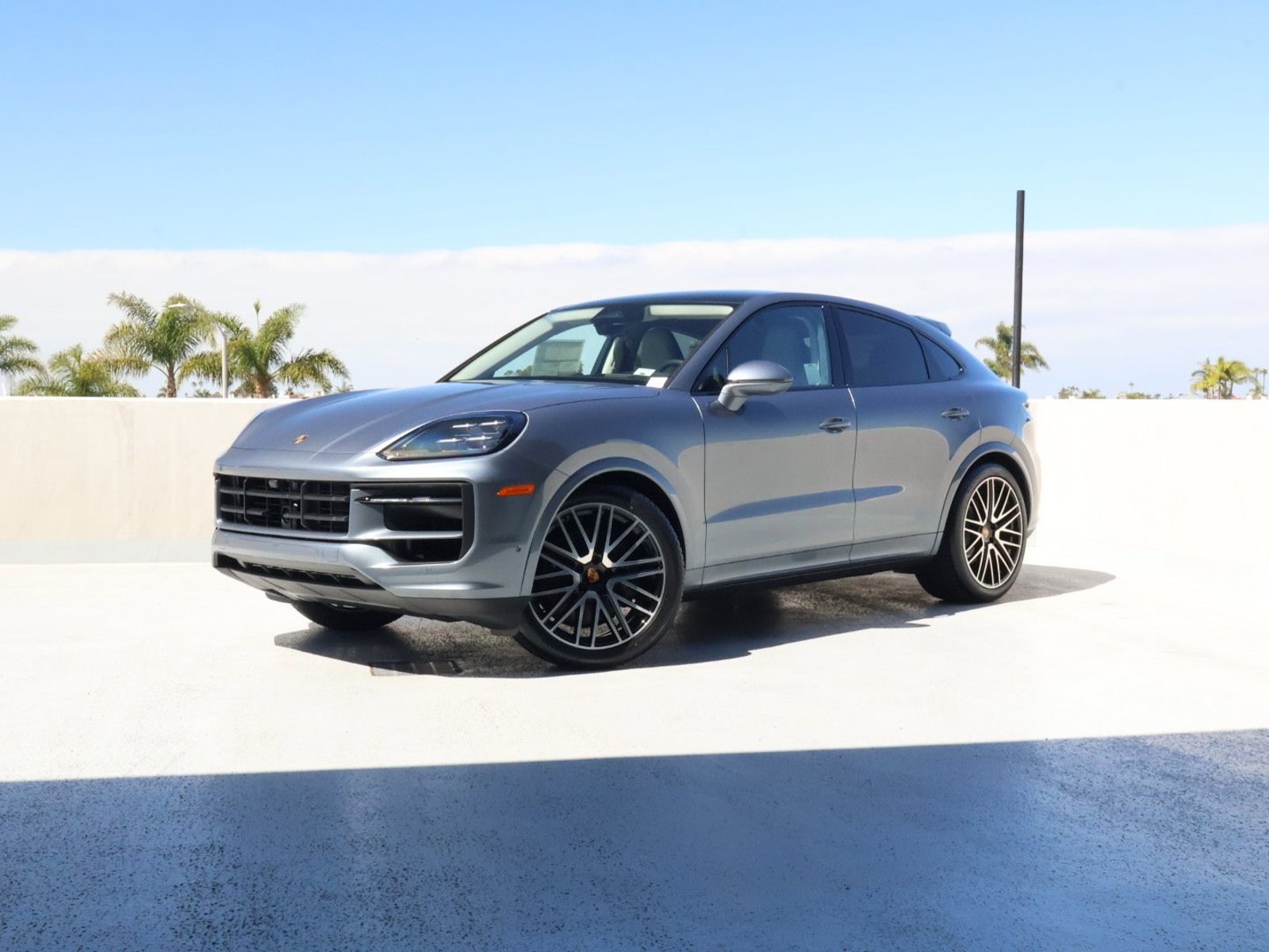 New 2026 Porsche Cayenne Coupe AWD/4WD image 1