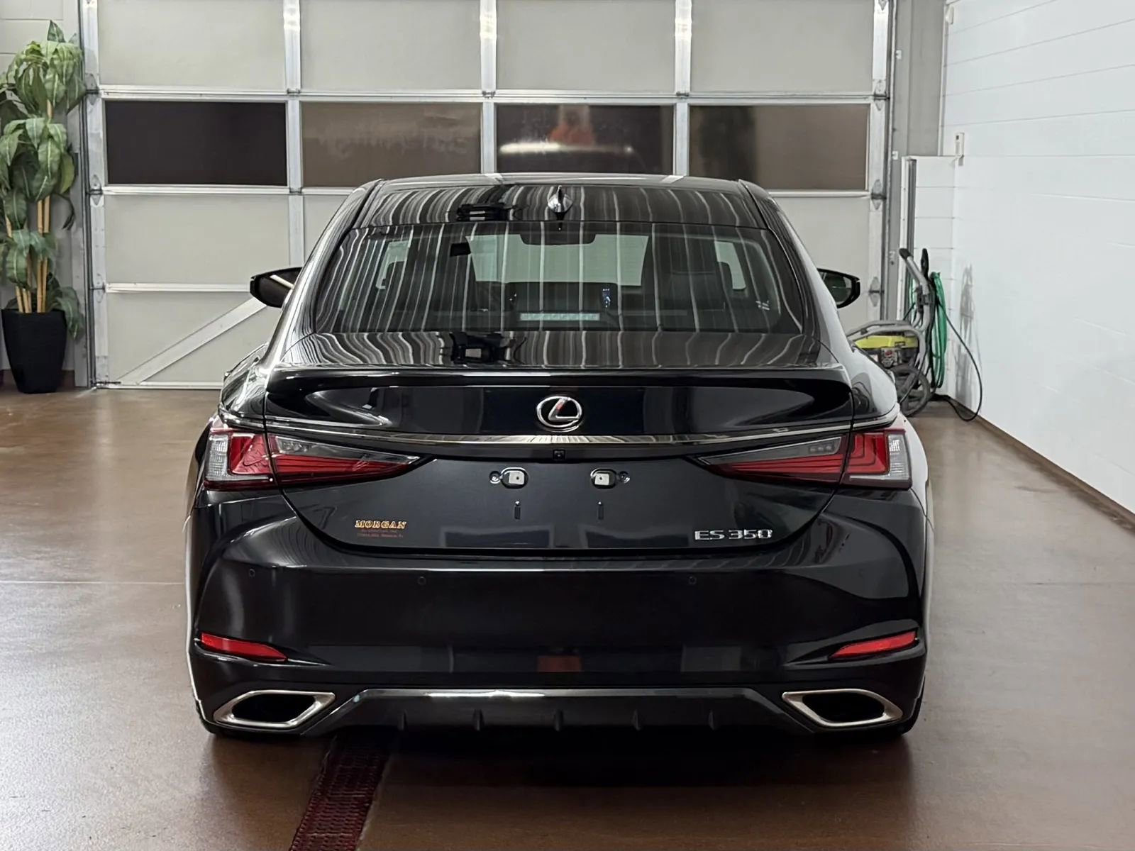 Used 2025 Lexus ES 350 w/ Technology Package FWD image 4