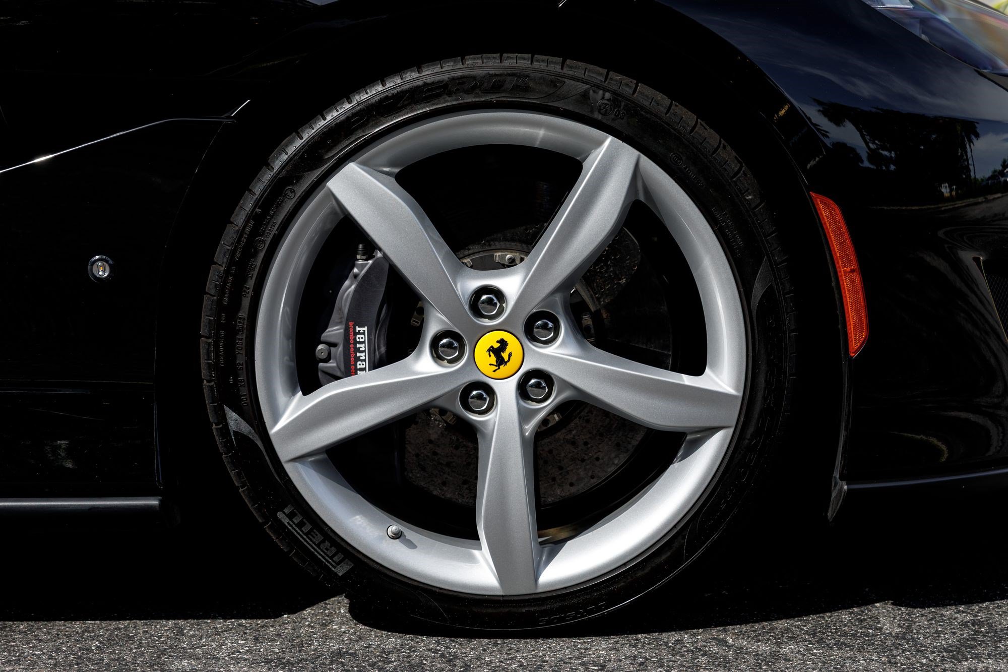 Used 2019 Ferrari Portofino RWD image 36