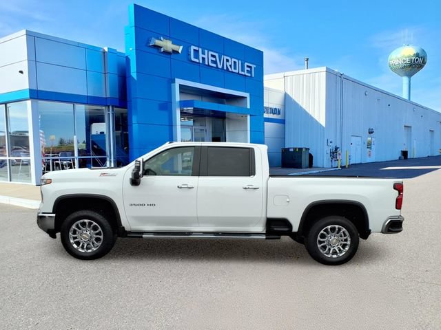 Used 2025 Chevrolet Silverado 3500 LTZ w/ LTZ Premium Package AWD/4WD image 7