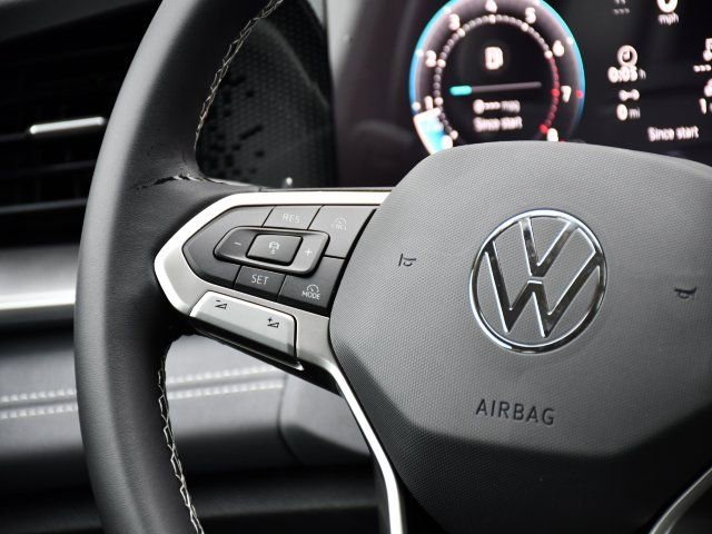 New 2026 Volkswagen Tiguan SE AWD/4WD image 22
