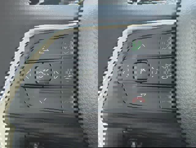 Used 2025 Jeep Grand Cherokee Laredo image 23