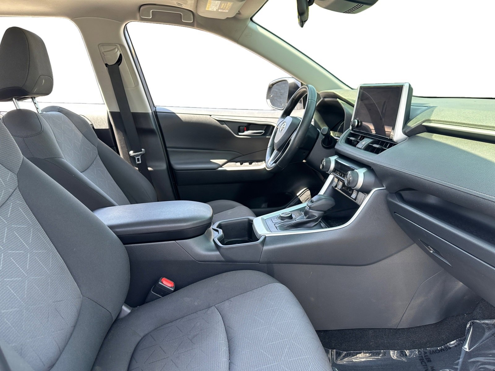 Used 2023 Toyota RAV4 XLE image 15