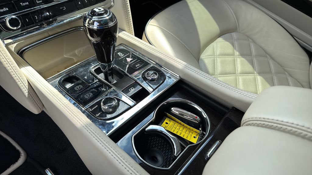 Used 2013 Bentley Mulsanne RWD image 50