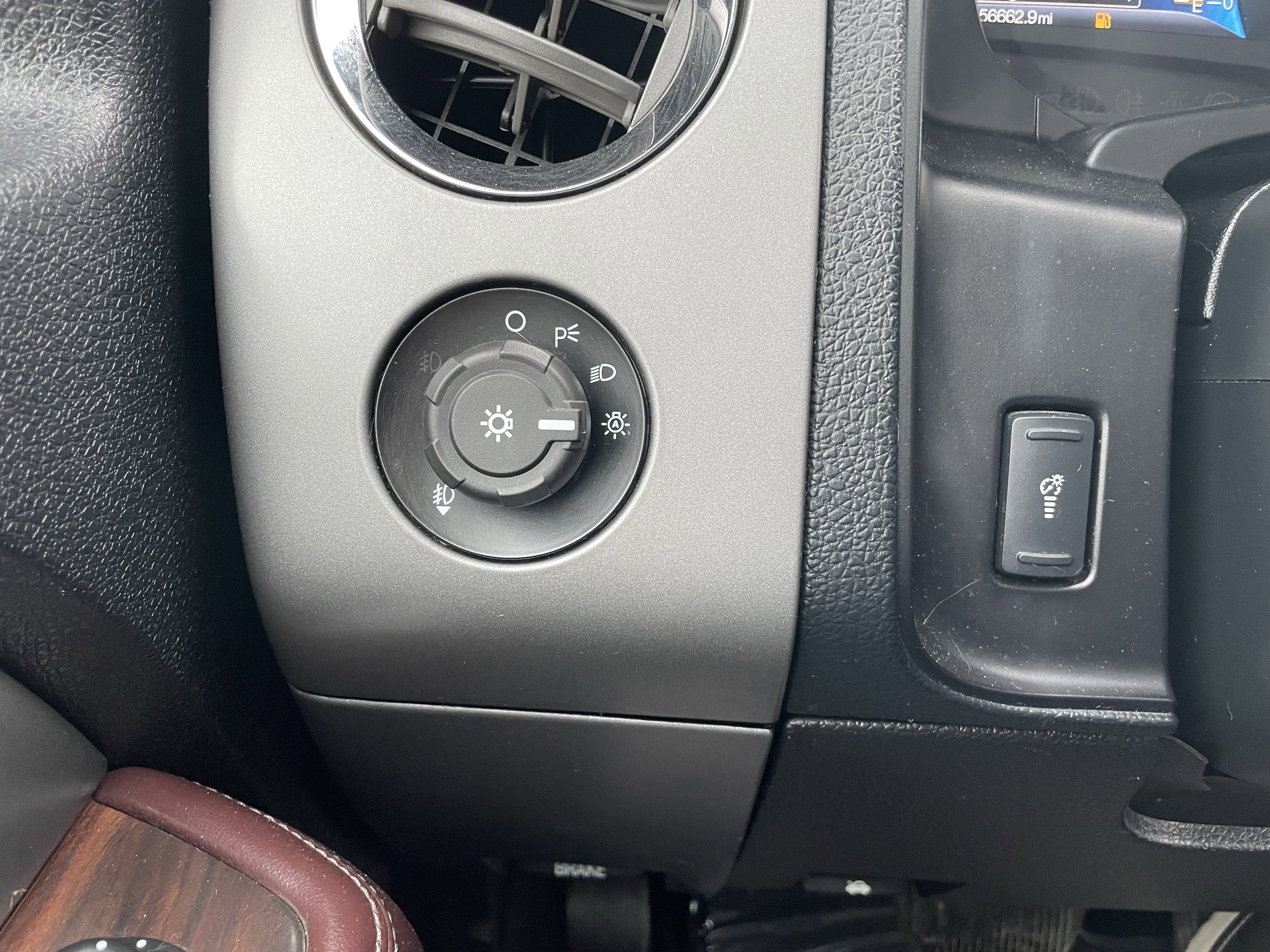 Used 2017 Ford Expedition Platinum image 15