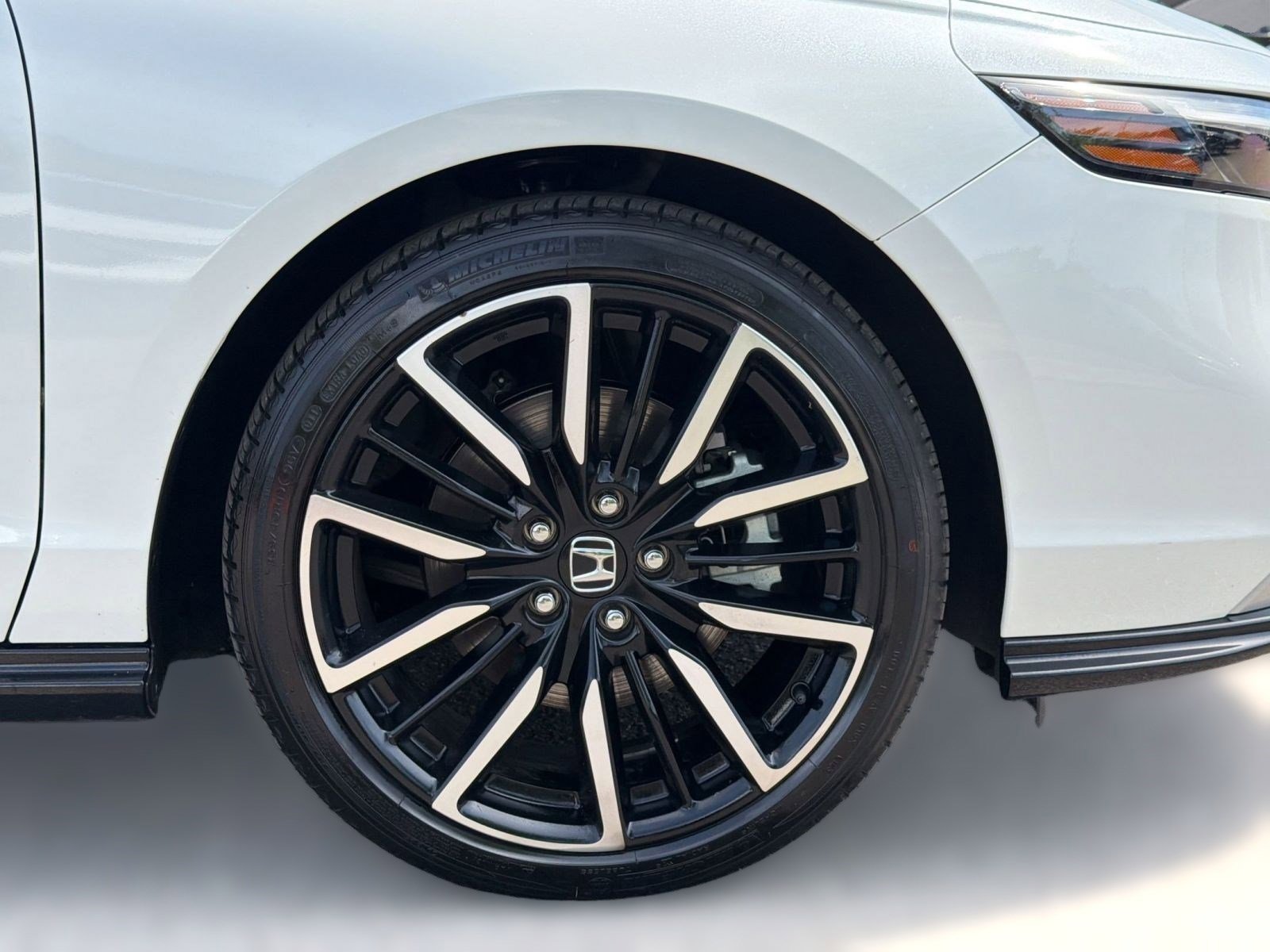 Used 2023 Honda Accord Touring image 12