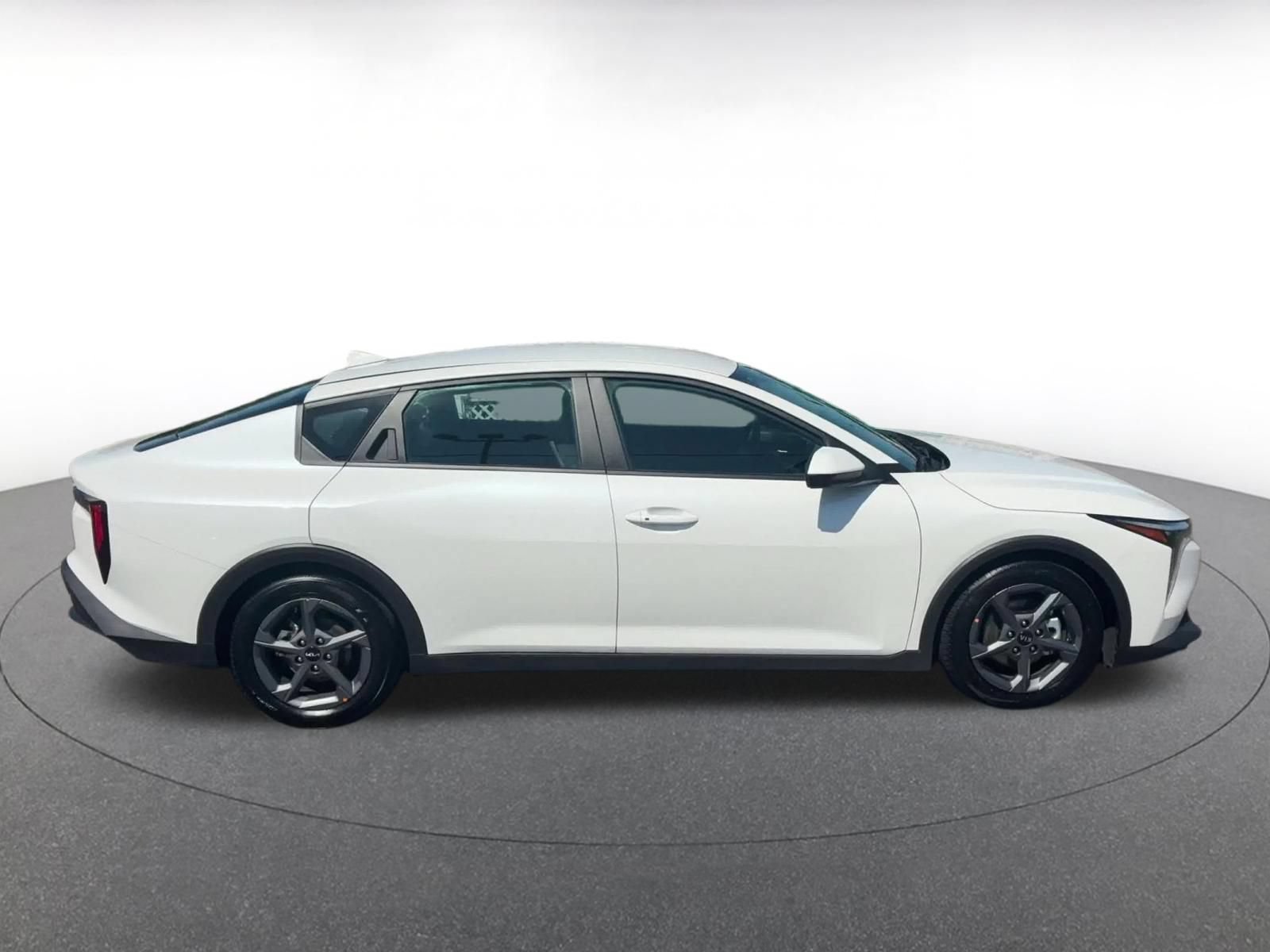 Used 2025 Kia K4 FWD image 16