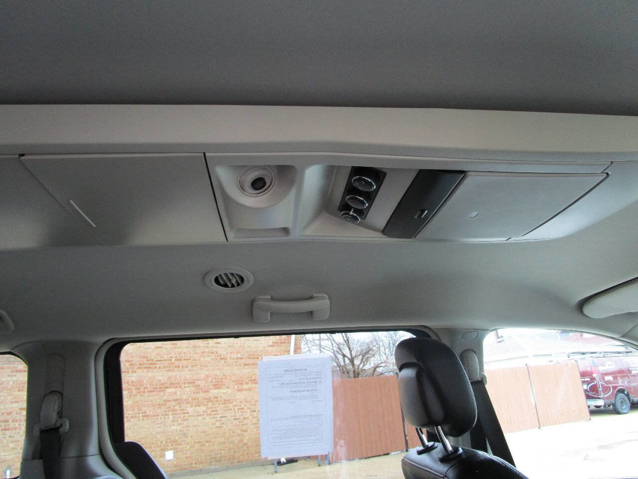 Used 2015 Chrysler Town & Country Touring image 22