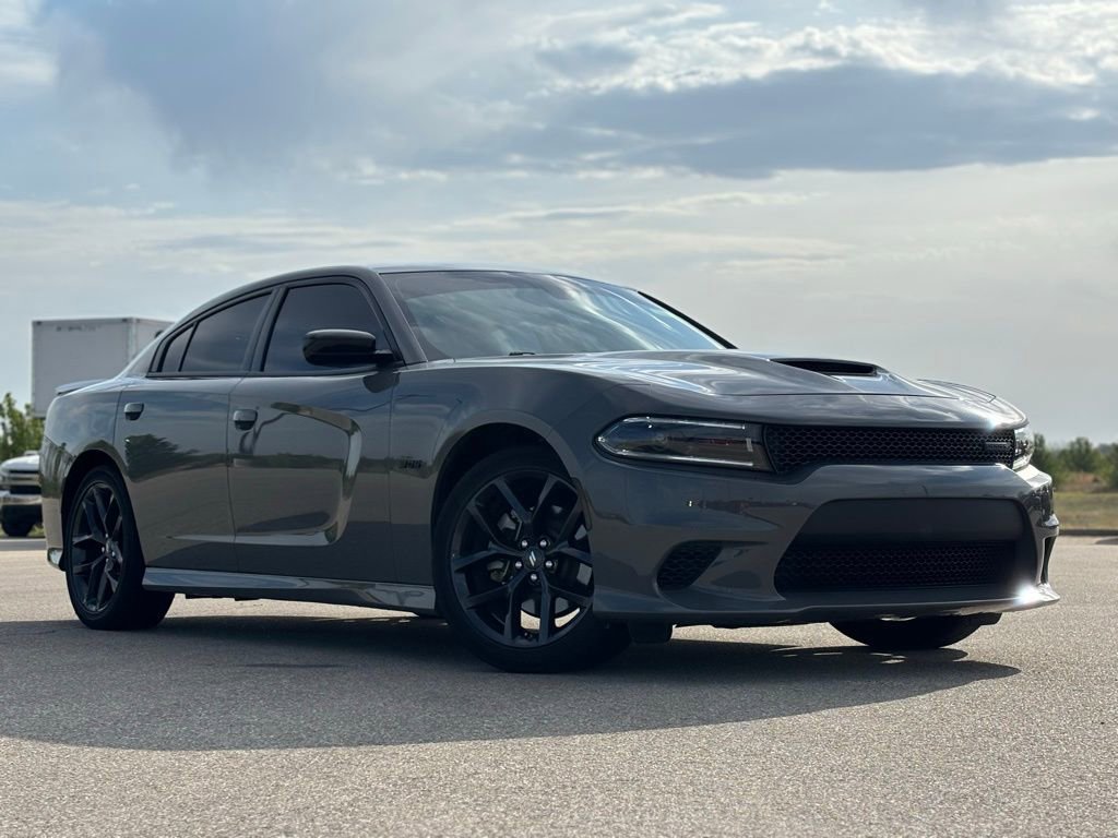 Used 2023 Dodge Charger R/T w/ Blacktop Package image 2