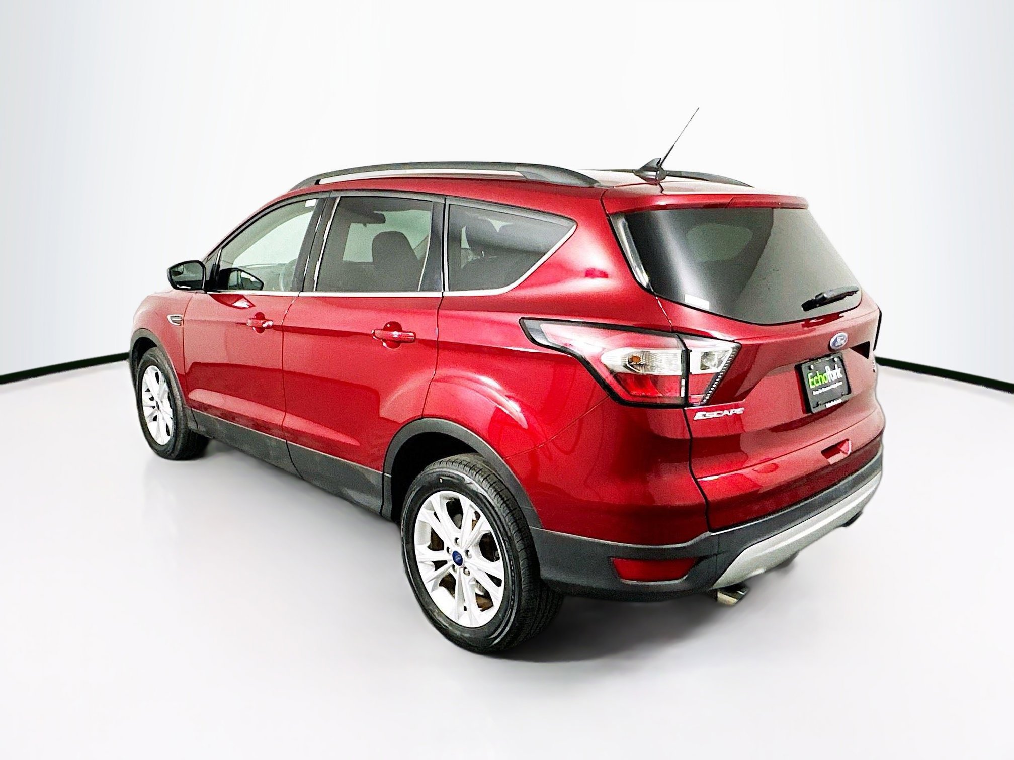 Used 2018 Ford Escape SE w/ SE Sync 3 Package image 5