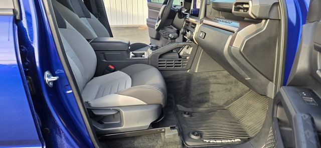 Used 2025 Toyota Tacoma TRD Sport image 15