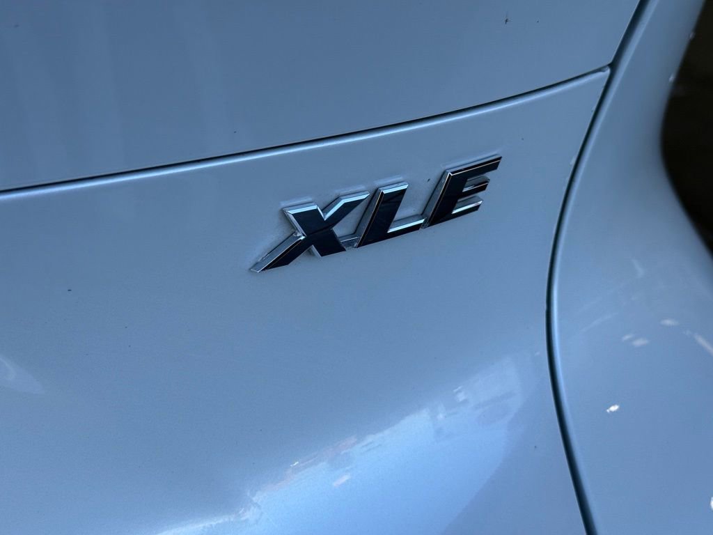 Certified 2023 Toyota Venza XLE image 15