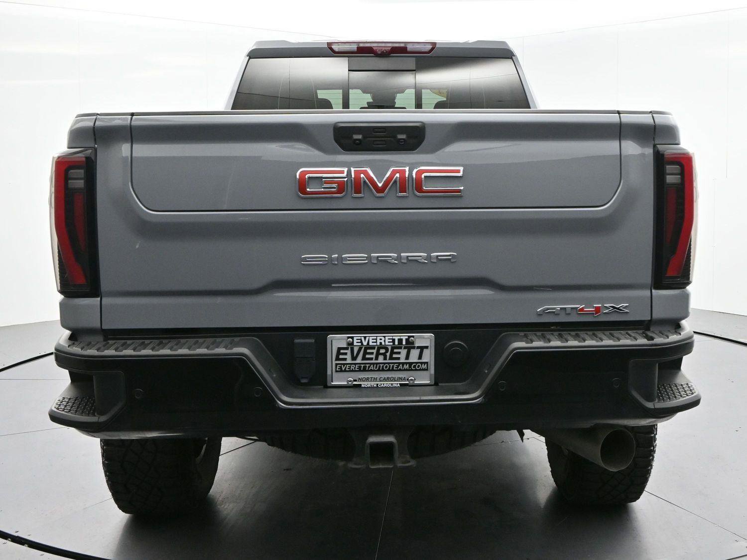 Used 2024 GMC Sierra 2500 AT4X AWD/4WD image 6
