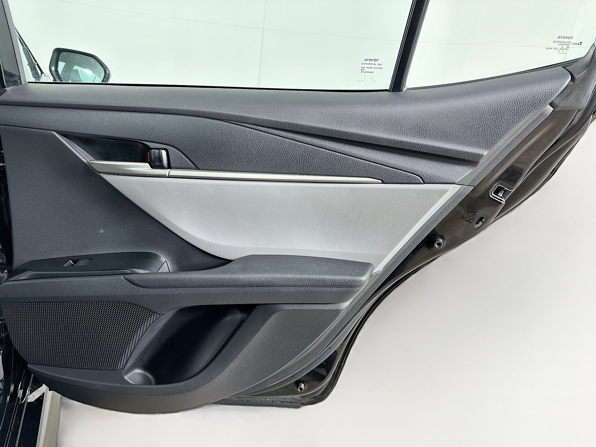 Used 2025 Toyota Camry SE image 28