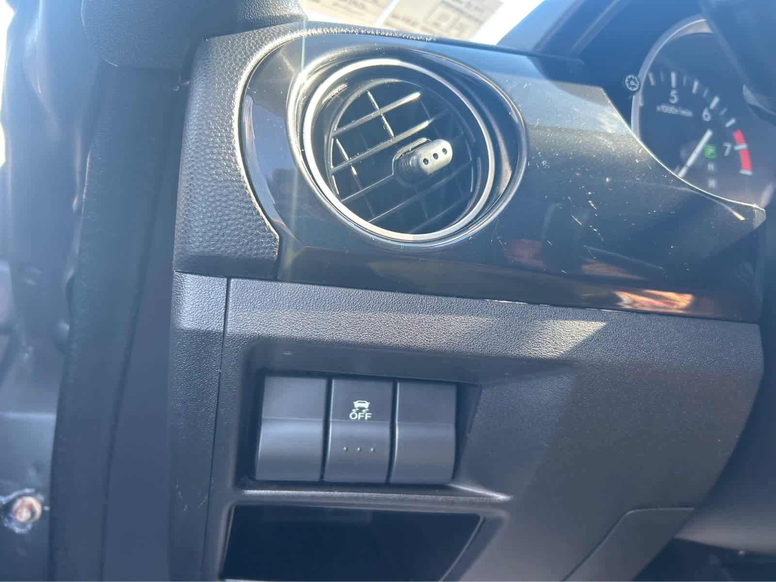 Used 2015 MAZDA MX-5 Miata Sport image 10