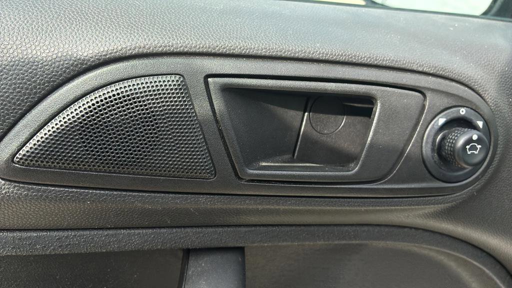 Used 2016 Ford Fiesta S FWD image 12