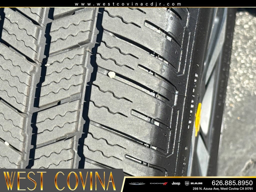 Used 2023 Rivian R1S Adventure AWD/4WD image 21