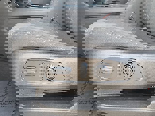 Used 2023 Chevrolet Traverse LT image 57