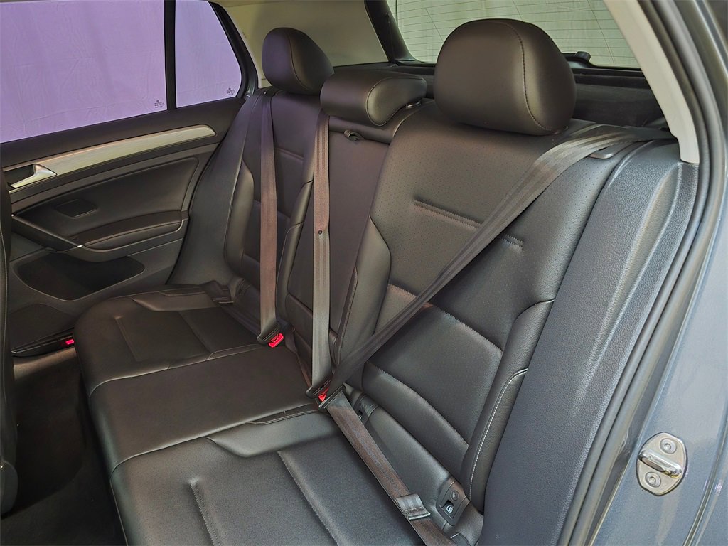 Used 2017 Volkswagen Golf Wolfsburg Edition image 17