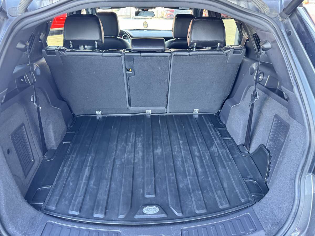 Used 2018 Land Rover Discovery Sport SE AWD/4WD image 26