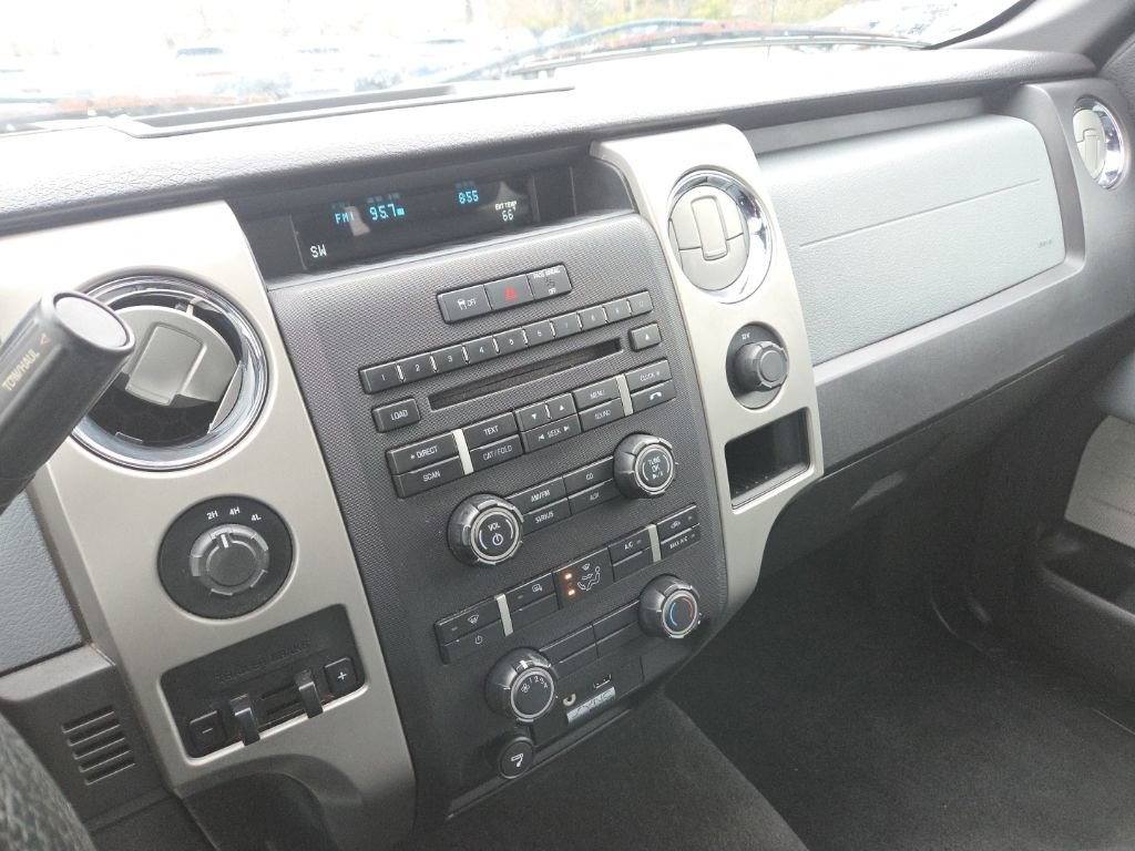 Used 2011 Ford F150 XLT w/ XLT Chrome Pkg image 28