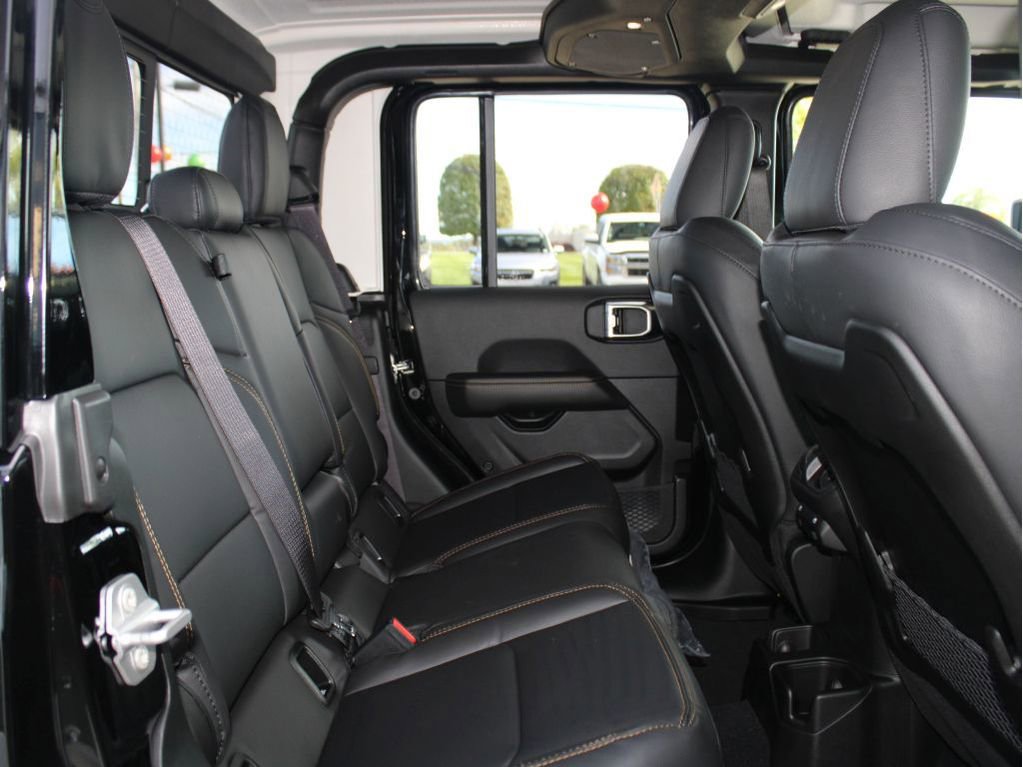 New 2025 Jeep Gladiator Sport image 27