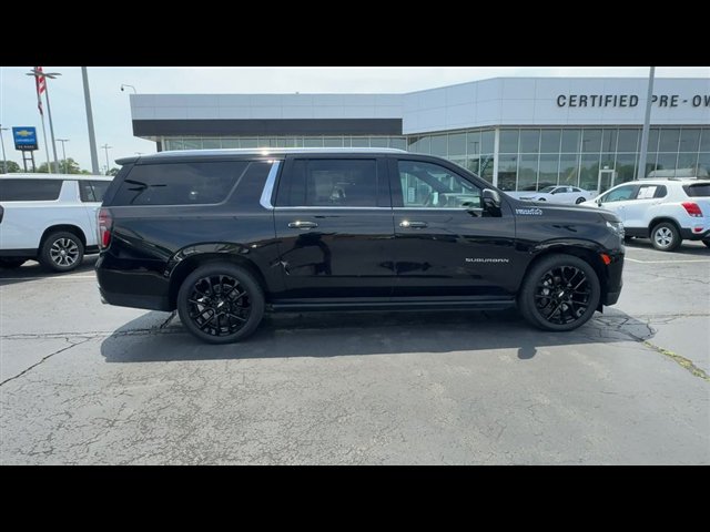 Certified 2023 Chevrolet Suburban High Country w/ Advanced Technology Package AWD/4WD image 9