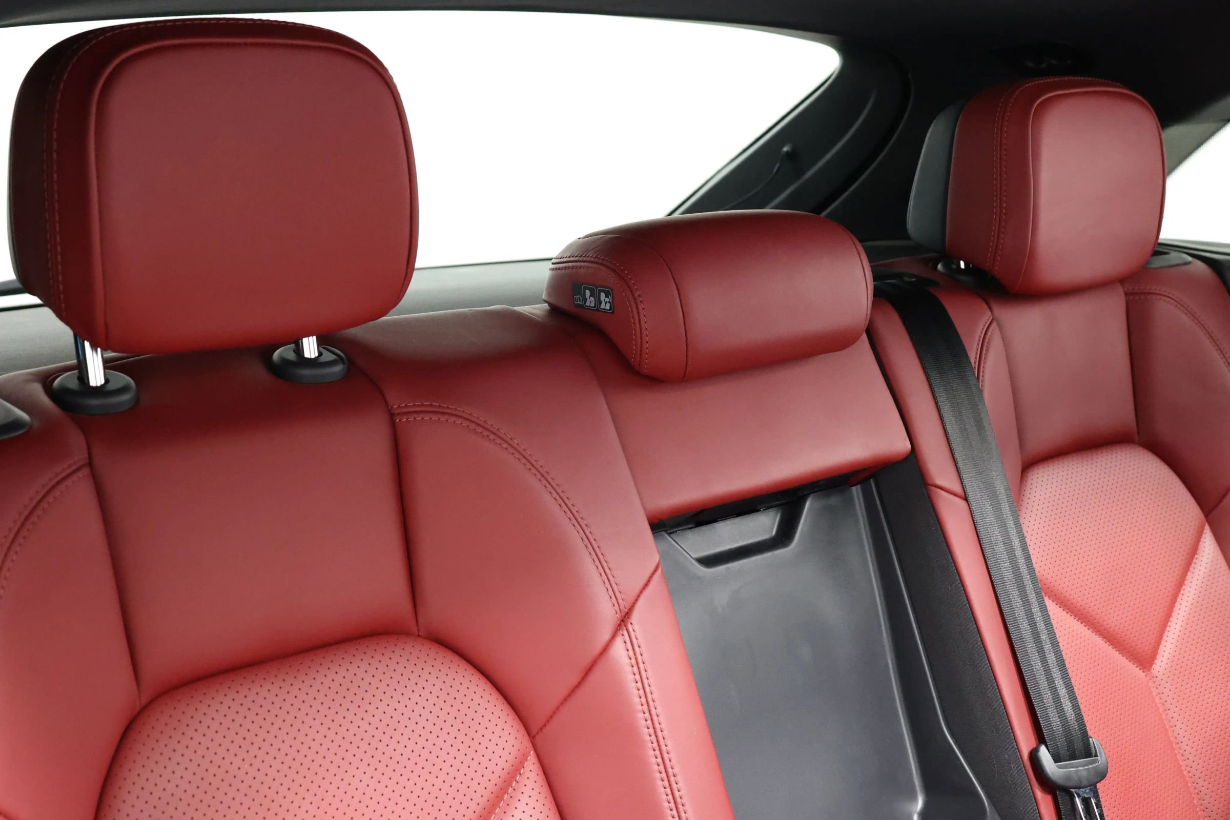 Used 2022 Porsche Macan image 67