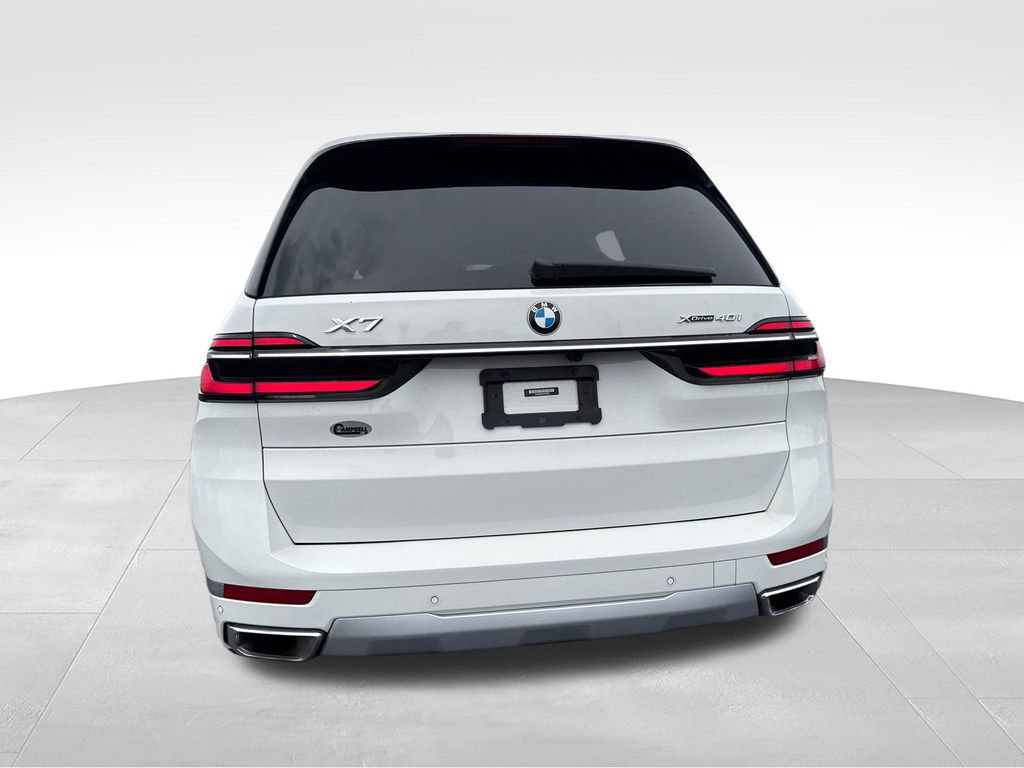 Used 2023 BMW X7 xDrive40i w/ Premium Package AWD/4WD image 4