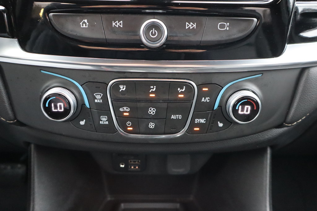 Used 2023 Chevrolet Traverse LT w/ LT Premium Package AWD/4WD image 14