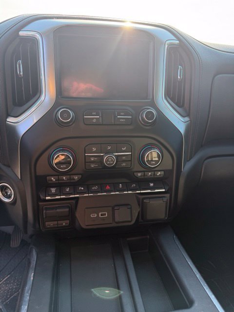 Used 2020 Chevrolet Silverado 2500 LTZ w/ LTZ Premium Package AWD/4WD image 11