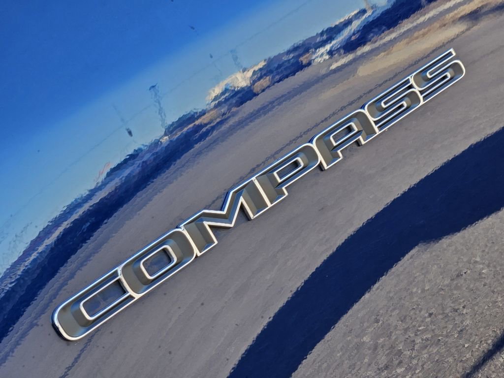 Used 2018 Jeep Compass Limited w/ Navigation Group image 7