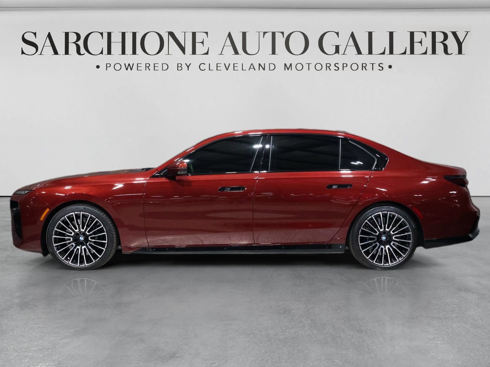 Used 2025 BMW 760i xDrive w/ Executive Package AWD/4WD image 3