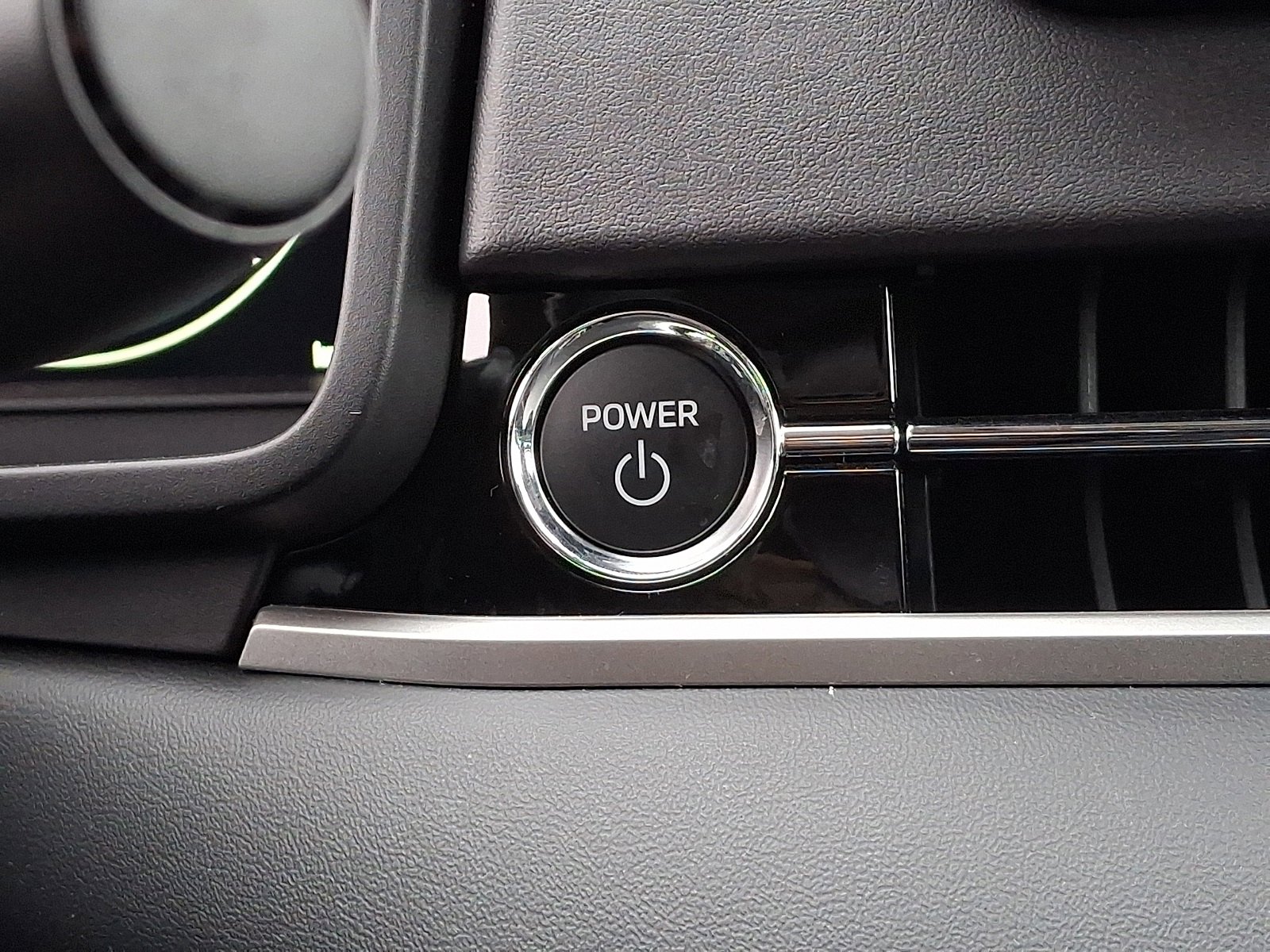 New 2025 Mitsubishi Outlander SE image 19