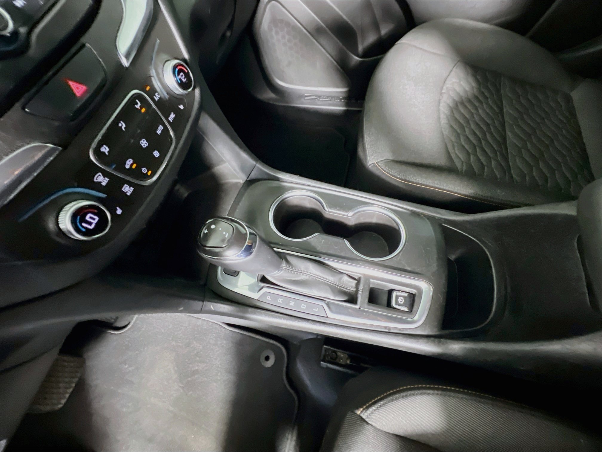 Used 2018 Chevrolet Equinox LT FWD image 25